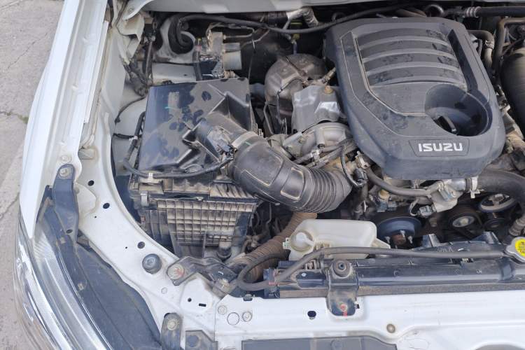 Used Isuzu mu-X 2020 1.9T Diesel Automatic 4x4 Enjoyment Edition 5 Seats China VI Standard Engine Bay Right