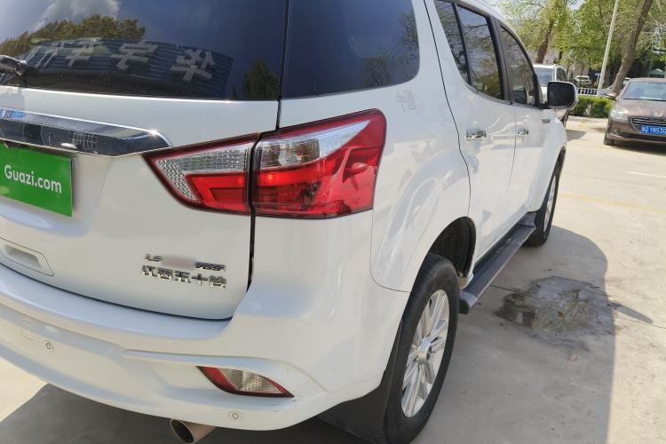 Used Isuzu mu-X 2020 1.9T Diesel Automatic 2WD Enjoyment Edition 5 Seats China VI Standard Exterior 3