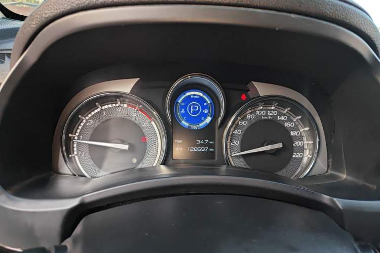 Used Isuzu mu-X 2020 1.9T Diesel Automatic 2WD Jingyue Edition 5 Seats China VI Standard Instrument Cluster