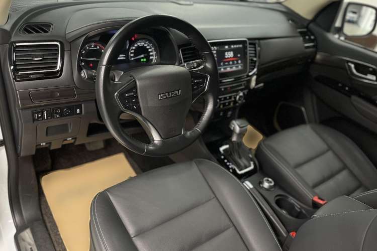 Used Isuzu mu-X 2020 1.9T Diesel Automatic 4x4 Enjoyment Edition 5 Seats China VI Standard Interior 1