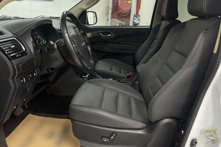 Used Isuzu mu-X 2020 1.9T Diesel Automatic 4x4 Enjoyment Edition 5 Seats China VI Standard Interior 4