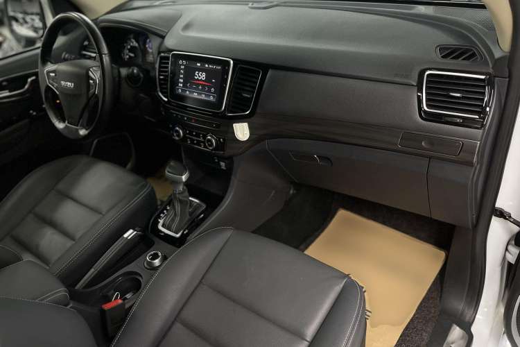 Used Isuzu mu-X 2020 1.9T Diesel Automatic 4x4 Enjoyment Edition 5 Seats China VI Standard Interior 6