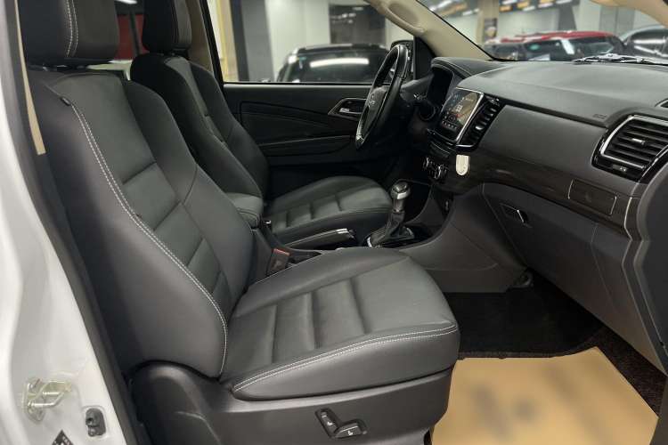 Used Isuzu mu-X 2020 1.9T Diesel Automatic 4x4 Enjoyment Edition 5 Seats China VI Standard Interior 7