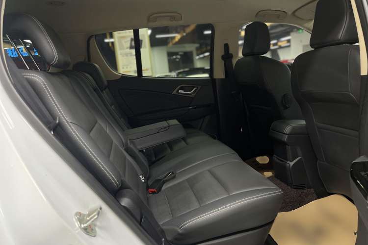 Used Isuzu mu-X 2020 1.9T Diesel Automatic 4x4 Enjoyment Edition 5 Seats China VI Standard Interior 8
