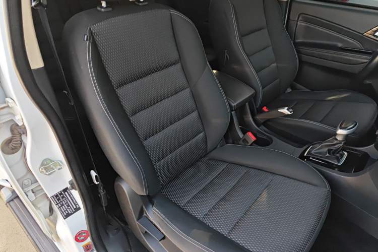 Used Isuzu mu-X 2020 1.9T Diesel Automatic 2WD Jingyue Edition 5 Seats China VI Standard Right Front Seat