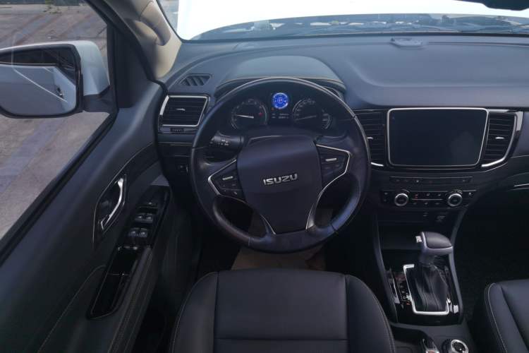 Used Isuzu mu-X 2020 1.9T Diesel Automatic 4x4 Enjoyment Edition 5 Seats China VI Standard Steering Wheel