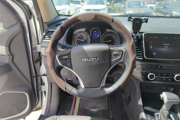 Used Isuzu mu-X 2020 1.9T Diesel Automatic 2WD Enjoyment Edition 5 Seats China VI Standard Steering Wheel
