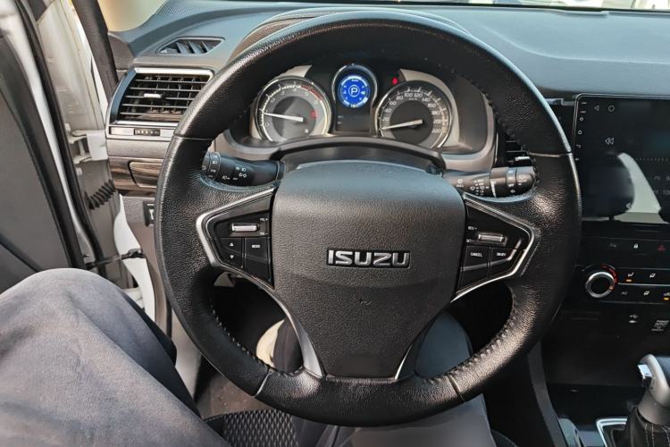 Used Isuzu mu-X 2020 1.9T Diesel Automatic 2WD Jingyue Edition 5 Seats China VI Standard Steering Wheel
