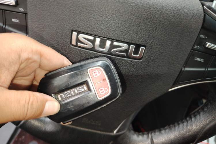 Used Isuzu mu-X 2020 1.9T Diesel Automatic 4x4 Enjoyment Edition 5 Seats China VI Standard Vehicle Key