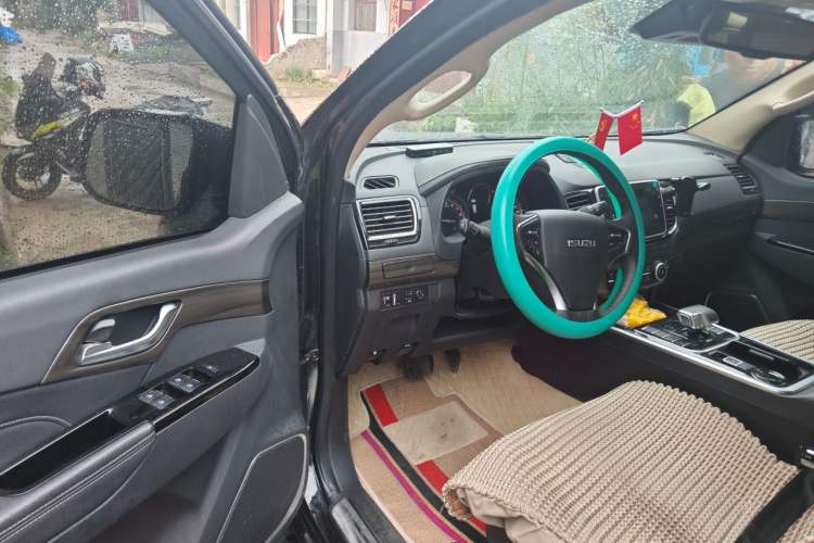 Used Isuzu mu-X 2022 2.0T Gasoline Automatic Two-Wheel Drive Jingyue Trim 5 Seats Driver Seat