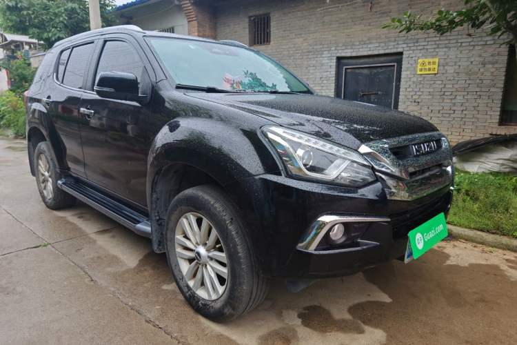 Used Isuzu mu-X 2022 2.0T Gasoline Automatic Two-Wheel Drive Jingyue Trim 5 Seats Front Right 45 Deg