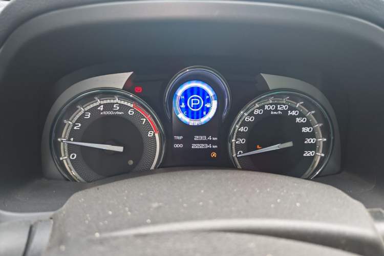 Used Isuzu mu-X 2022 2.0T Gasoline Automatic Two-Wheel Drive Jingyue Trim 5 Seats Instrument Cluster