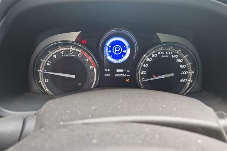 Used Isuzu mu-X 2022 2.0T Gasoline Automatic Two-Wheel Drive Jingyue Trim 5 Seats Odometer Close Up