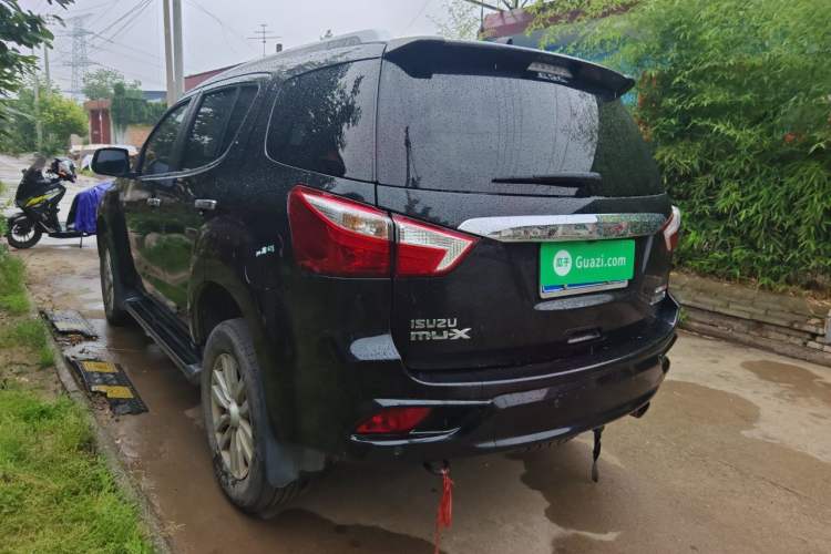 Used Isuzu mu-X 2022 2.0T Gasoline Automatic Two-Wheel Drive Jingyue Trim 5 Seats Rear Left 45 Deg