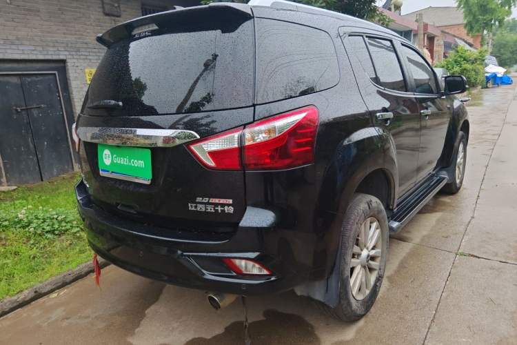 Used Isuzu mu-X 2022 2.0T Gasoline Automatic Two-Wheel Drive Jingyue Trim 5 Seats Rear Right 45 Deg