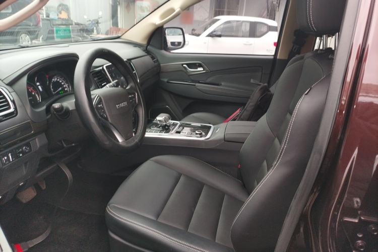 Used Isuzu mu-X 2022 2.0T Gasoline Automatic 4WD Jingyue Trim with 5 Seats Left Front Seat