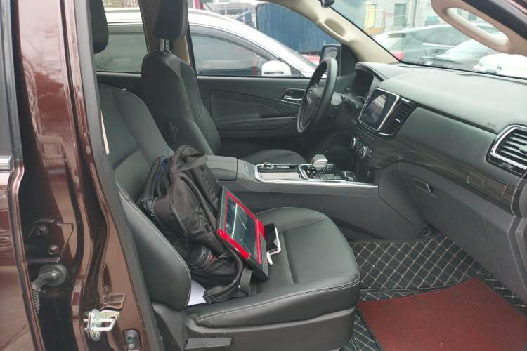 Used Isuzu mu-X 2022 2.0T Gasoline Automatic 4WD Jingyue Trim with 5 Seats Right Front Seat