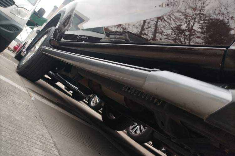 Used Isuzu mu-X 2022 2.0T Gasoline Automatic 4WD Jingyue Trim with 5 Seats Right Side Sill