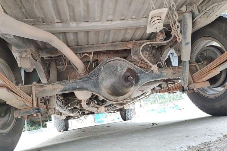 Used Isuzu Pickup 2009 2.8T Two-Wheel-Drive Base Pickup Truck with 4JB1-TCT Engine Chassis Rear