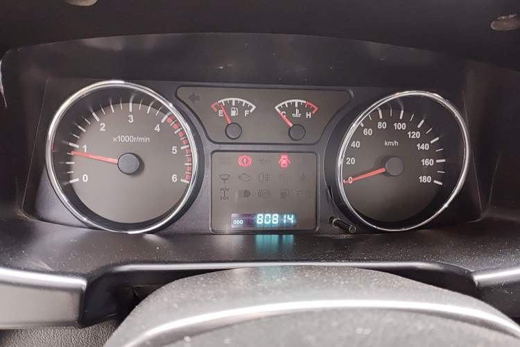 Used Isuzu Pickup 2009 2.8T Two-Wheel-Drive Base Pickup Truck with 4JB1-TCT Engine Instrument Cluster