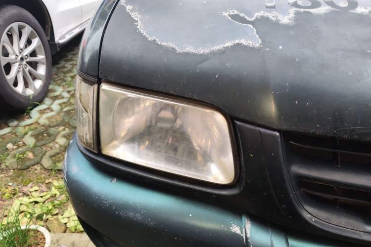 Used Isuzu Pickup 2009 2.8T Two-Wheel-Drive Base Pickup Truck with 4JB1-TCT Engine Right Front Headlight