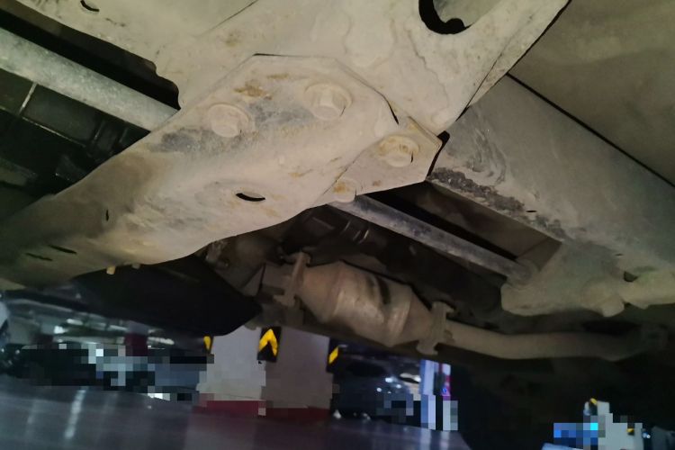 Used Isuzu Pickup 2009 2.8T 4WD Base Model Van 4JB1-TCT Chassis Front Left