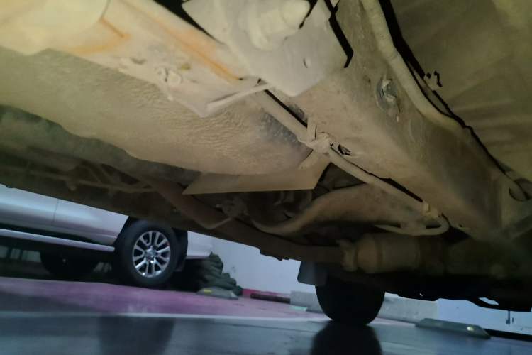 Used Isuzu Pickup 2009 2.8T 4WD Base Model Van 4JB1-TCT Chassis Rear Right