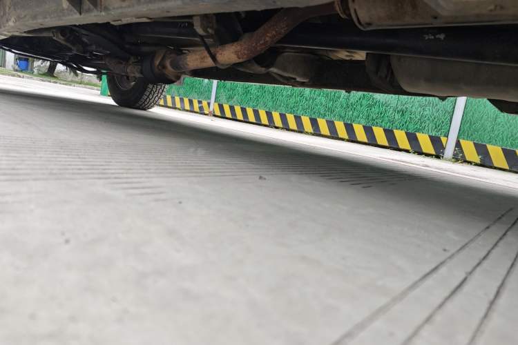 Used Isuzu Pickup 2009 2.8T Two-Wheel-Drive Base Van 4JB1-TCT Chassis Rear Left