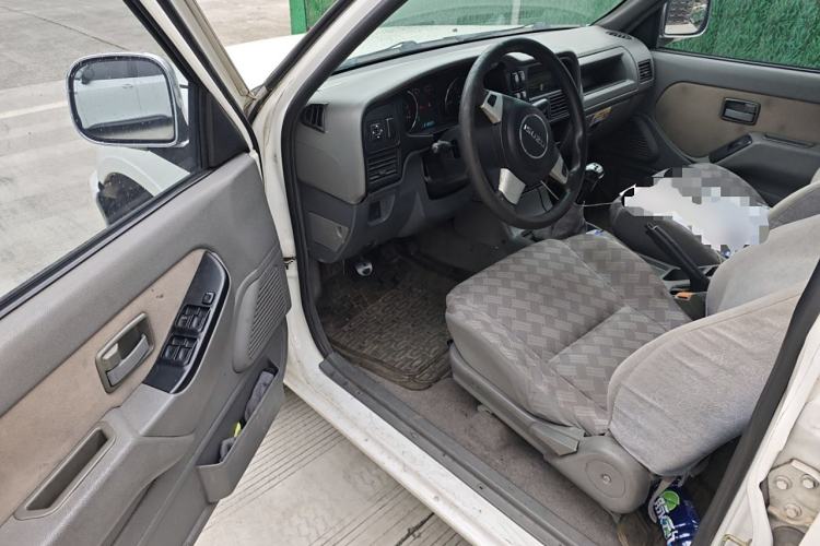 Used Isuzu Pickup 2009 2.8T Two-Wheel-Drive Base Van 4JB1-TCT Driver Seat