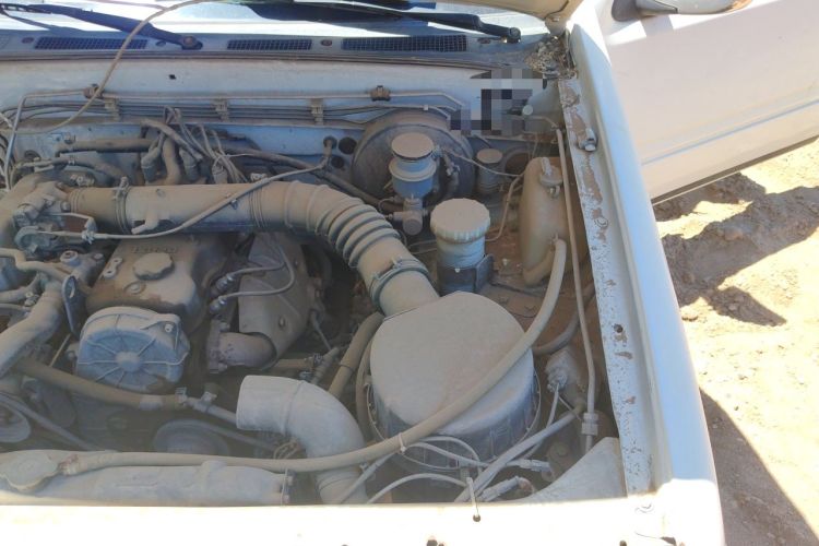 Used Isuzu Pickup 2009 2.5L 4x4 Base-Model Pickup Truck 4ZE3-MPI Engine Bay Left