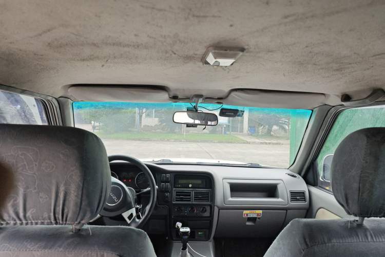 Used Isuzu Pickup 2009 2.8T Two-Wheel-Drive Base Van 4JB1-TCT Headliner
