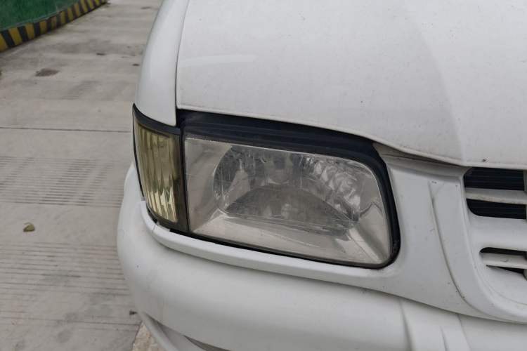 Used Isuzu Pickup 2009 2.8T Two-Wheel-Drive Base Van 4JB1-TCT Right Front Headlight