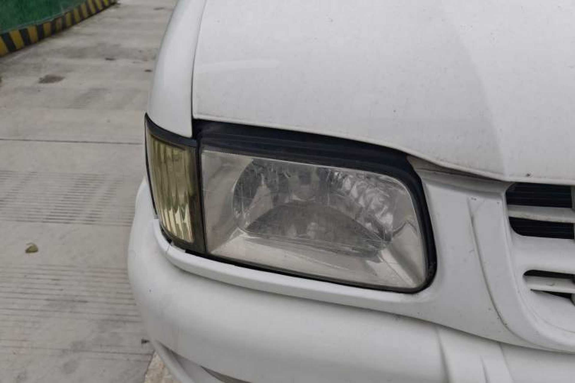 Used Isuzu Pickup 2009 2.8T Two-Wheel-Drive Base Van 4JB1-TCT Right Front Headlight