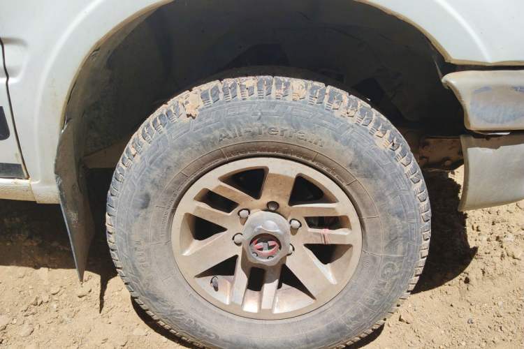 Used Isuzu Pickup 2009 2.5L 4x4 Base-Model Pickup Truck 4ZE3-MPI Right Front Wheel Hub