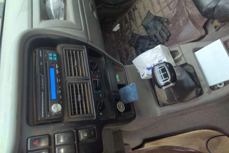 Used Isuzu Pickup 2015 2.8T Two-Wheel Drive 4JB1CT Audio And AC Panel