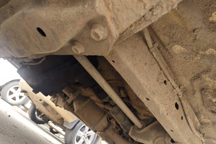 Used Isuzu Pickup 2015 2.8T Four-Wheel Drive 4JB1CT Chassis Front Left
