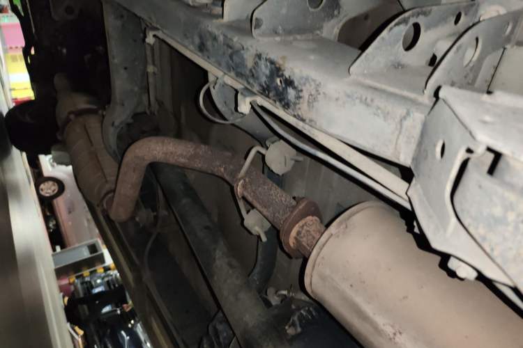Used Isuzu Pickup 2015 3.0T Two-Wheel Drive 4KH1CT Chassis Rear Left