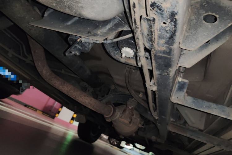 Used Isuzu Pickup 2015 3.0T Two-Wheel Drive 4KH1CT Chassis Rear Right