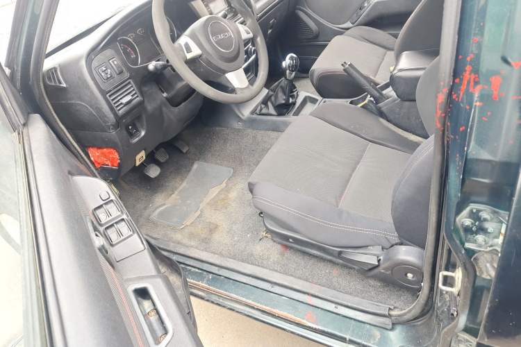 Used Isuzu Pickup 2015 2.8T Four-Wheel Drive 4JB1CT Driver Seat