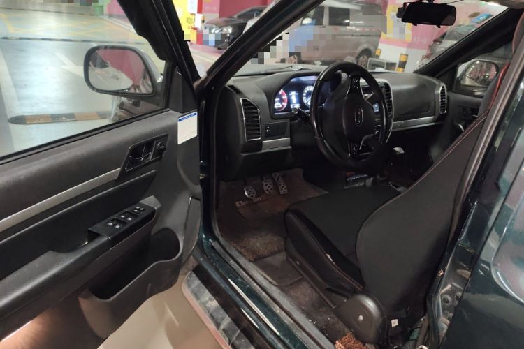 Used Isuzu Pickup 2015 3.0T Two-Wheel Drive 4KH1CT Driver Seat