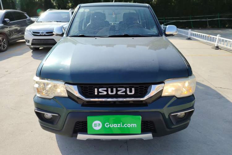 Used Isuzu Pickup 2015 2.8T Two-Wheel Drive 4JB1CT Exterior 1