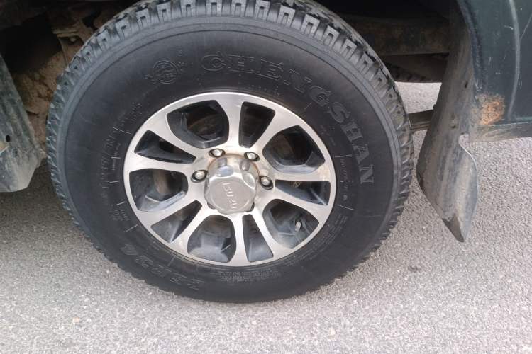 Used Isuzu Pickup 2015 2.8T Two-Wheel Drive 4JB1CT Exterior 8