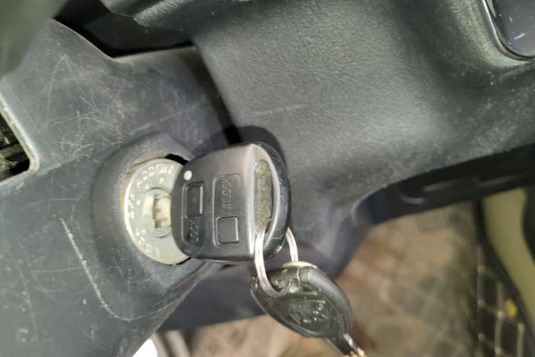 Used Isuzu Pickup 2015 2.8T Four-Wheel Drive 4JB1CT Gear Lever