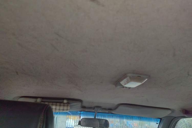 Used Isuzu Pickup 2015 2.8T Two-Wheel Drive 4JB1CT Headliner