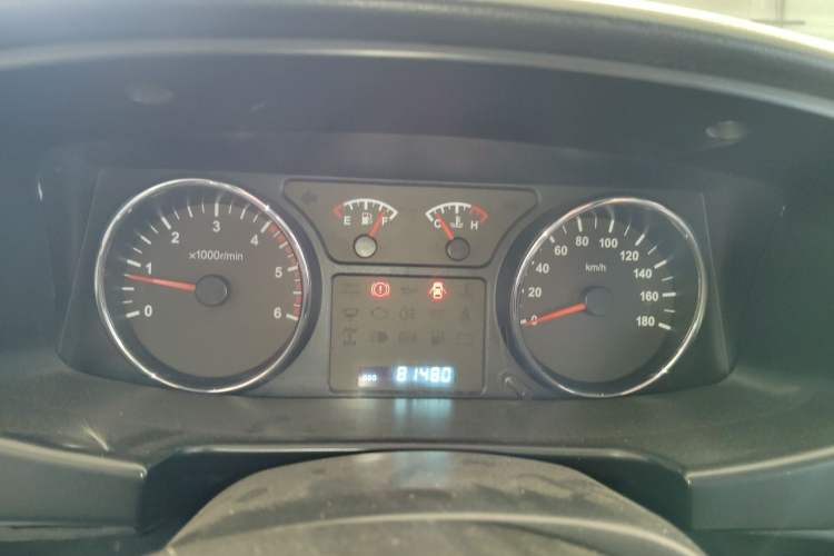 Used Isuzu Pickup 2015 2.8T Four-Wheel Drive 4JB1CT Instrument Cluster