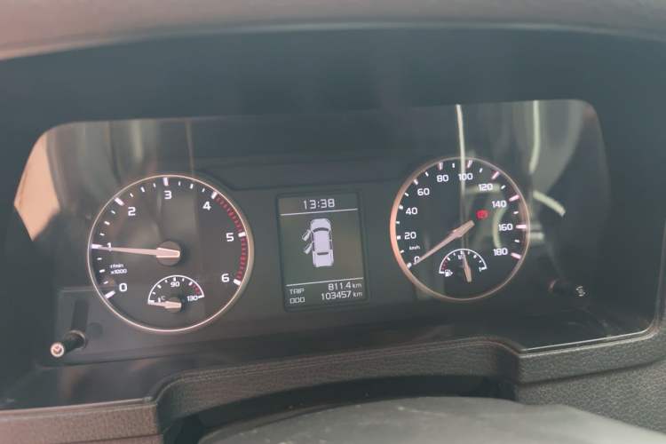 Used Isuzu Pickup 2015 3.0T Four-Wheel Drive 4KH1CT Instrument Cluster