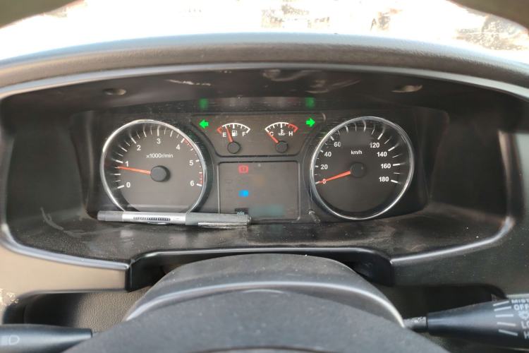 Used Isuzu Pickup 2015 2.8T Two-Wheel Drive 4JB1CT Instrument Cluster