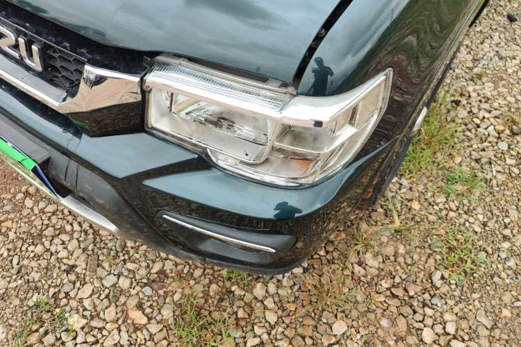 Used Isuzu Pickup 2015 2.8T Two-Wheel Drive 4JB1CT Left Front Headlight