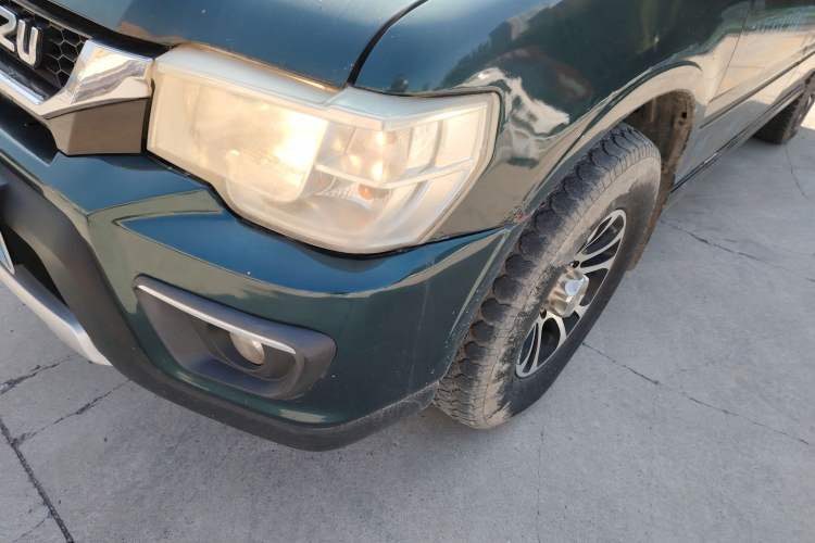 Used Isuzu Pickup 2015 2.8T Two-Wheel Drive 4JB1CT Left Front Headlight