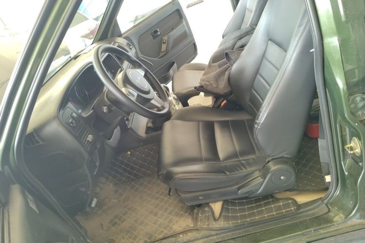 Used Isuzu Pickup 2015 2.8T Four-Wheel Drive 4JB1CT Left Front Seat